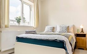 Quiet Private Homestay, Central Birmingham